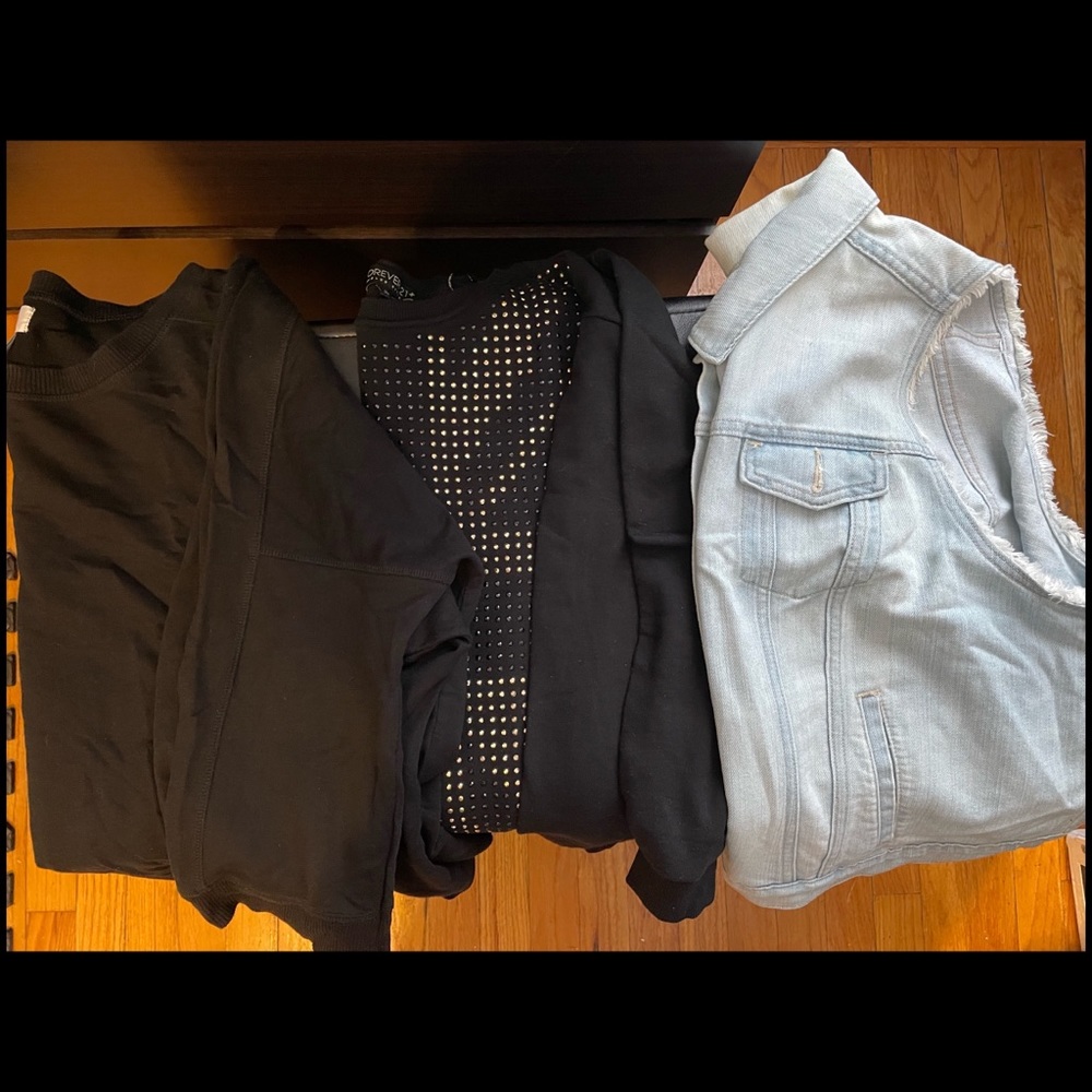 Bundle of 3 tops, size XXL